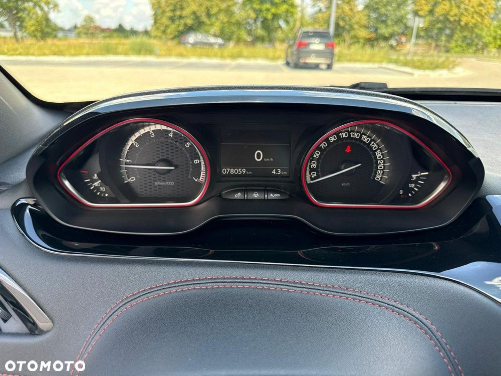 Peugeot 208 - 30