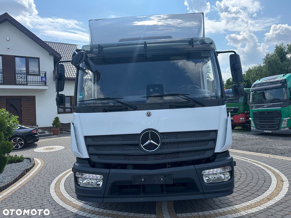 Mercedes-Benz - 8