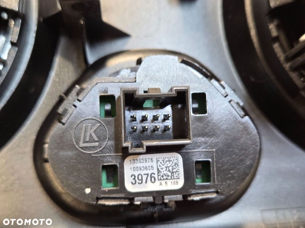 KRATKA DEKOR PANEL LISTWA DESKI OPEL ADAM 13349457 EUROPA - 9