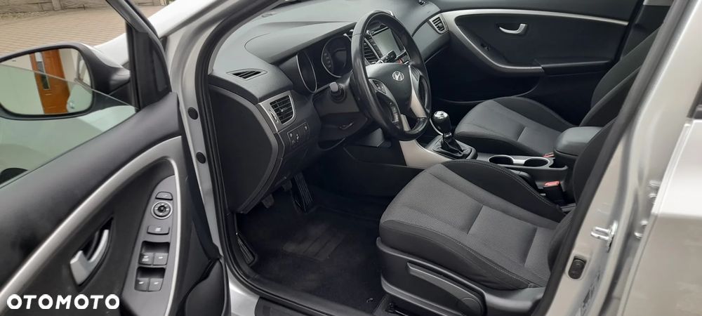 Hyundai i30 i30cw 1.4 Fifa World Cup Edition - 6