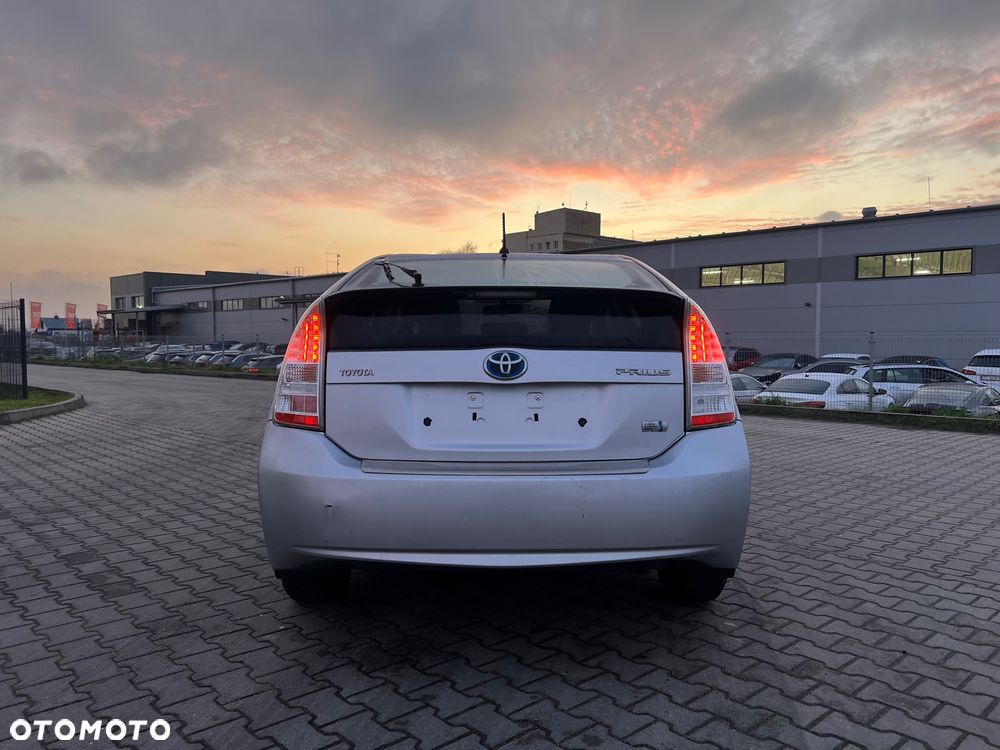 Toyota Prius - 3