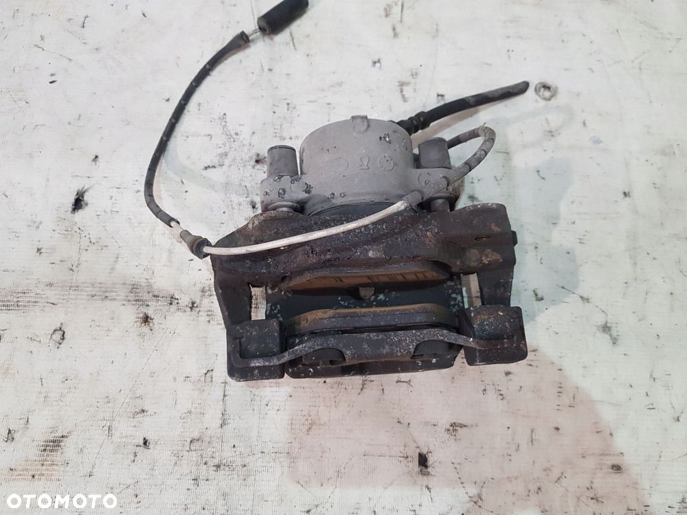 zacisk hamulcowy lewy przód bmw 5 e39 525i eur - 12