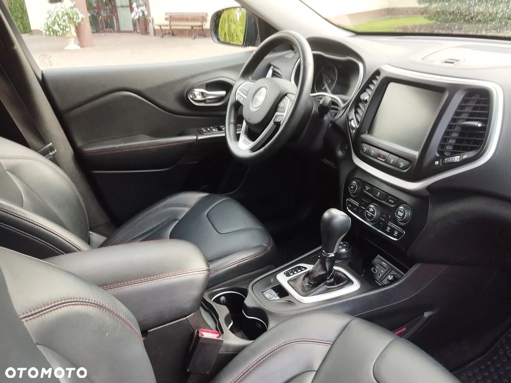 Jeep Cherokee - 7