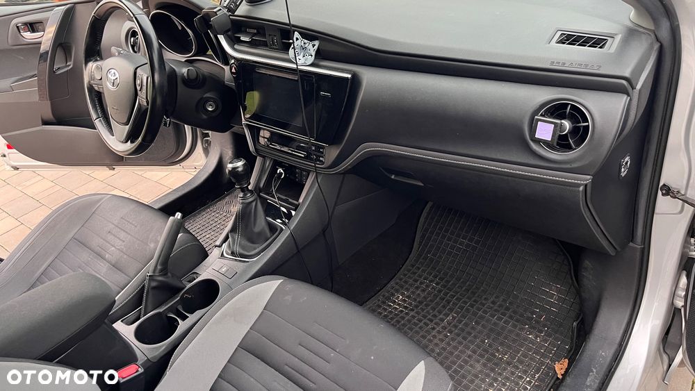 Toyota Auris 1.6 Prestige - 10