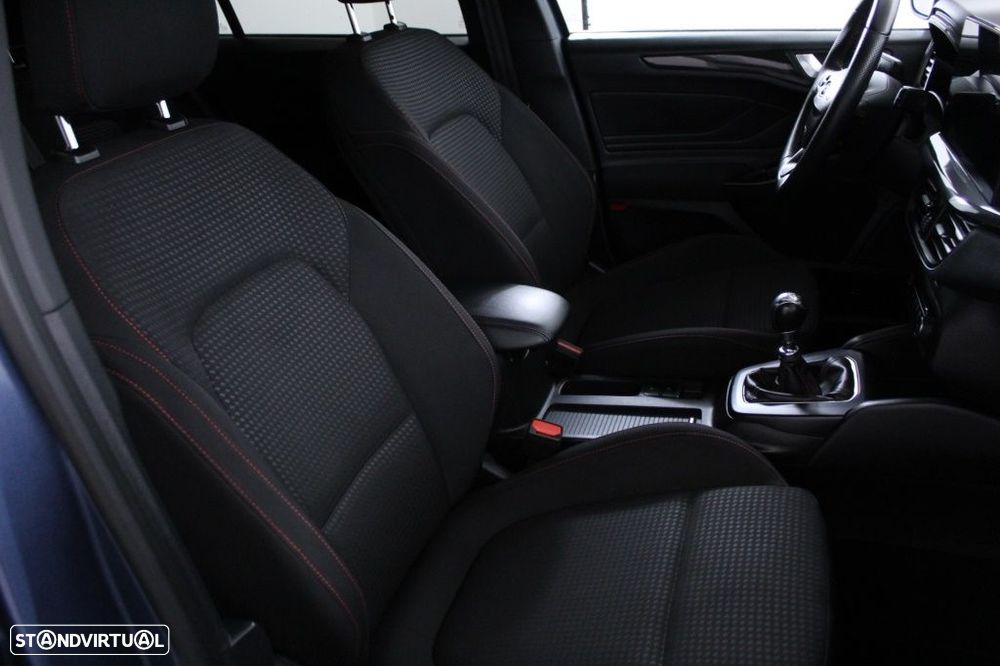 Ford Focus 1.0 EcoBoost MHEV ST-Line - 14
