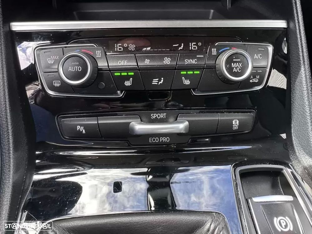 BMW 218 Active Tourer d Line Sport - 45