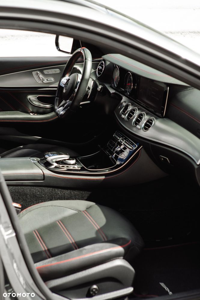 Mercedes-Benz Klasa E AMG 53 4-Matic+ - 9