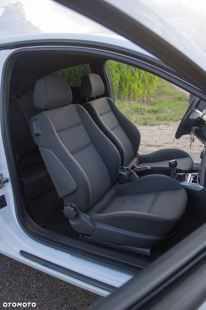 Opel Astra 1.6 T Sport - 17