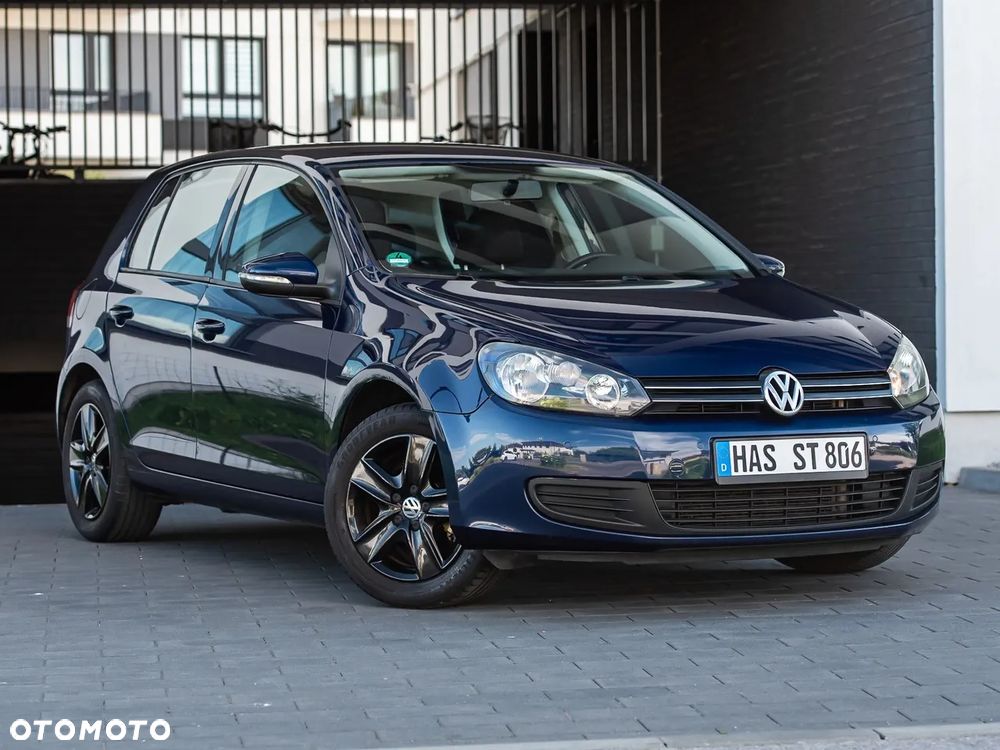 Volkswagen Golf - 1
