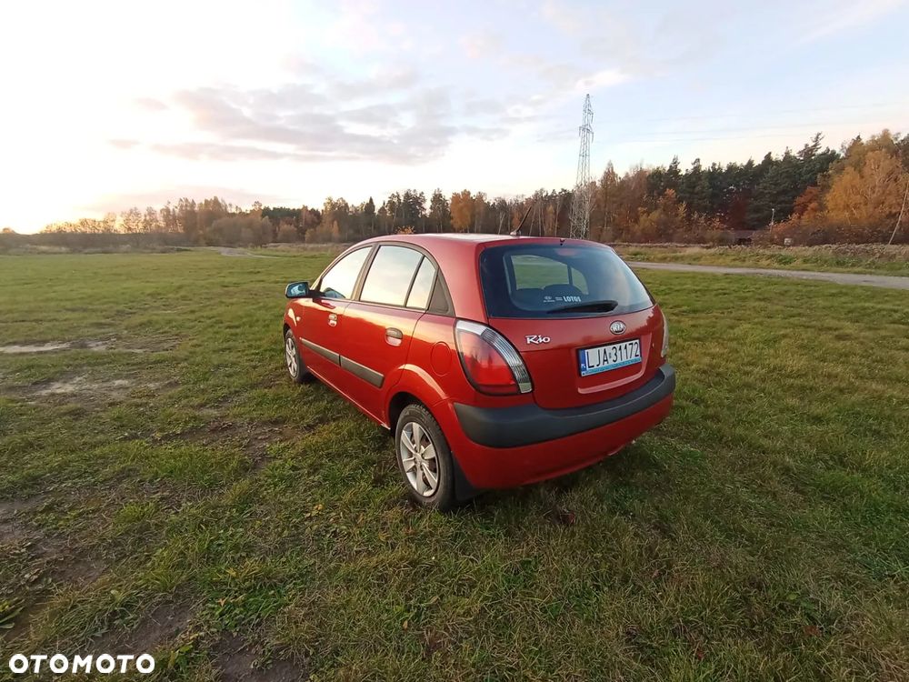 Kia Rio - 6