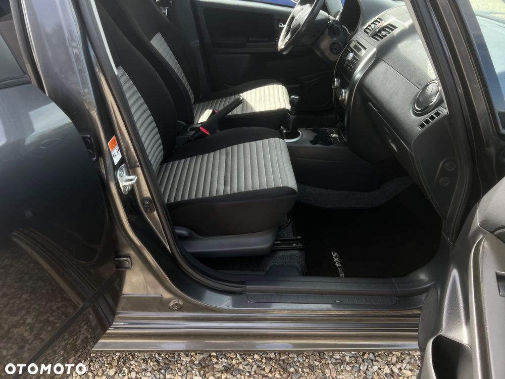 Suzuki SX4 1.6 VVT 4x2 Comfort - 23
