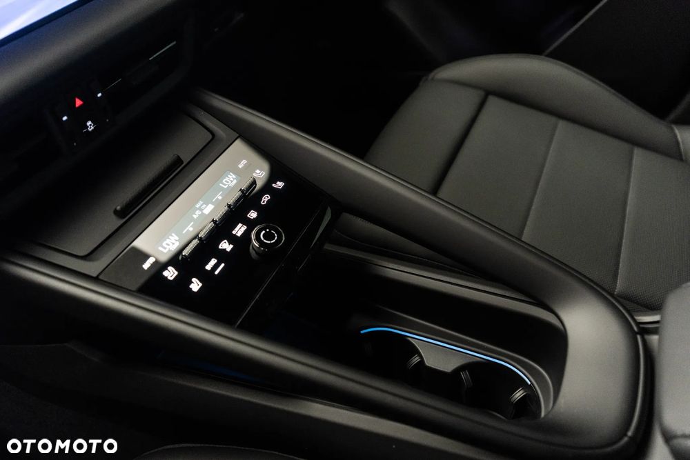 Porsche Macan - 24