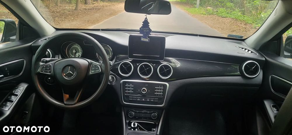 Mercedes-Benz CLA 200 7G-DCT - 8