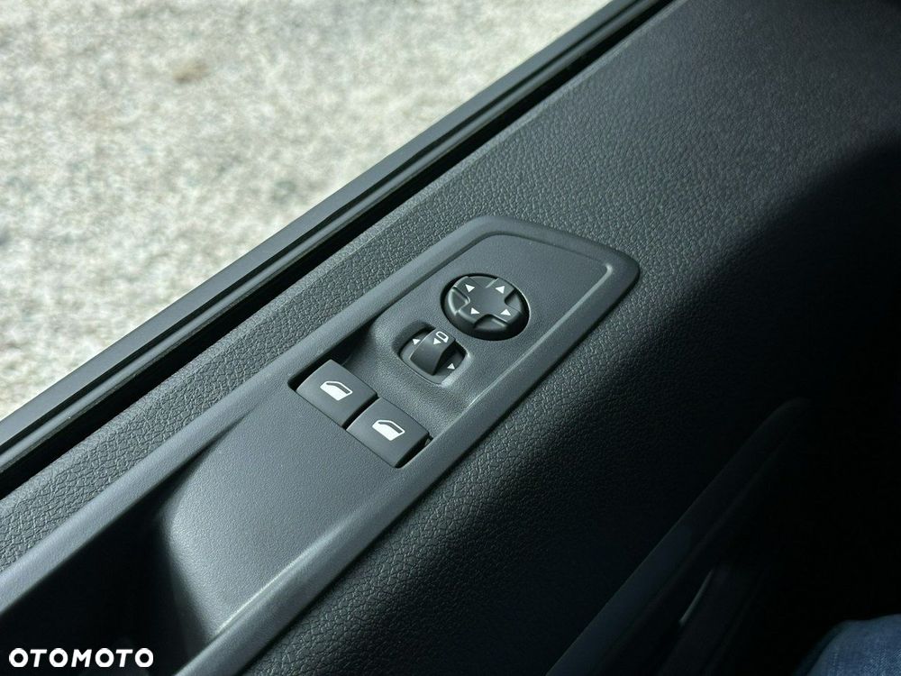 Peugeot Traveller - 40