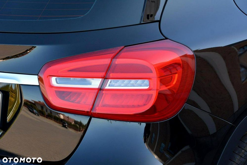 Mercedes-Benz GLA 200 AMG Line - 13