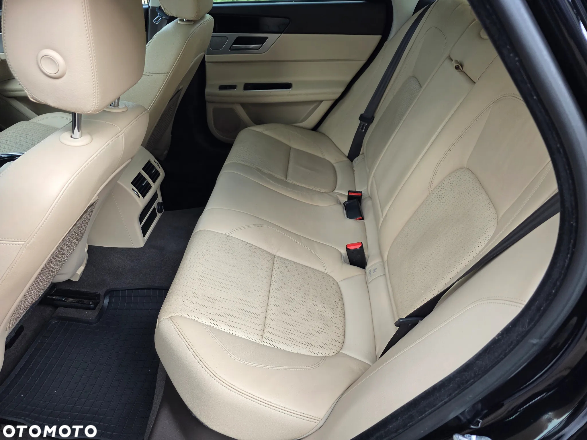 Jaguar XF - 26
