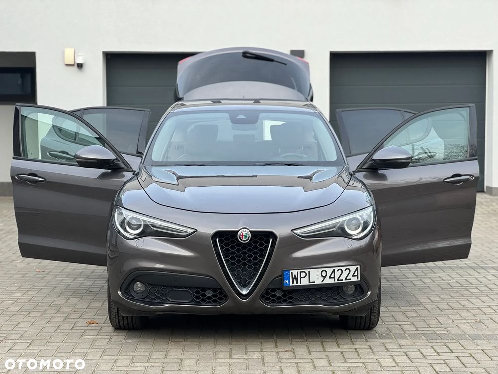 Alfa Romeo Stelvio 2.2 16V AT8 Business - 11