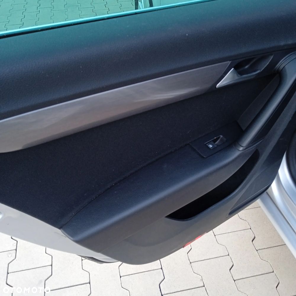 Volkswagen Passat 2.0 TDI Comfortline - 16