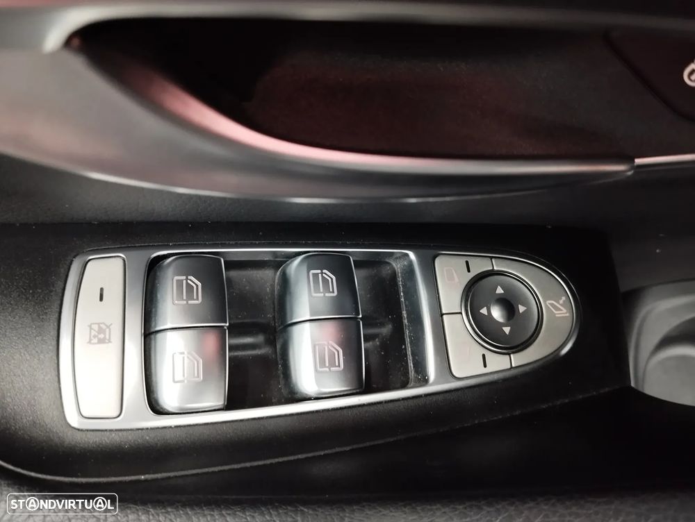 Mercedes-Benz E 300 de AMG Line - 18