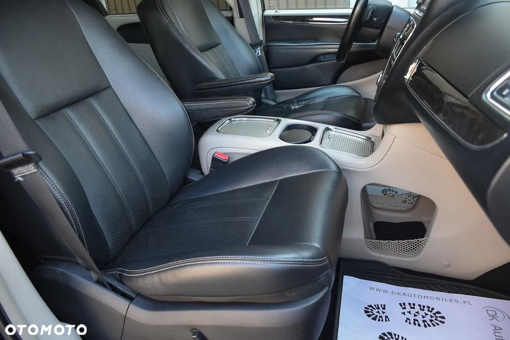 Lancia Voyager 2.8CRD Platinum - 25