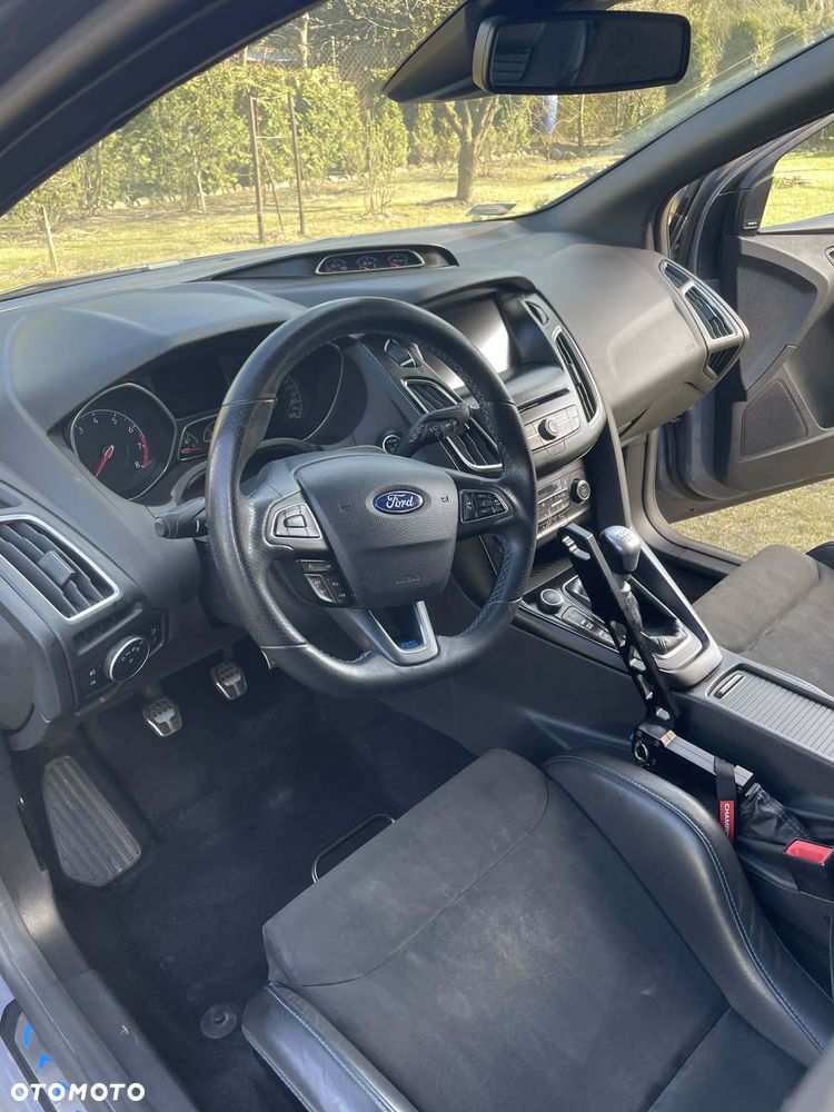 Ford Focus - 17