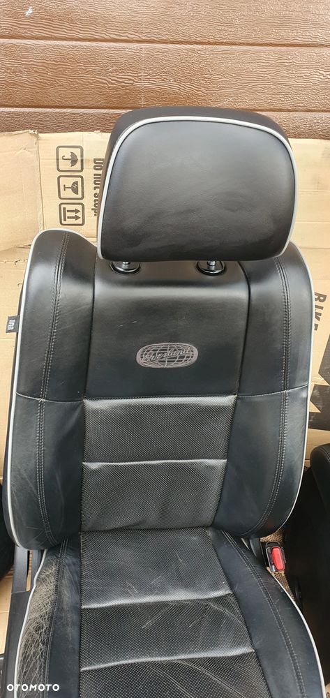 Fotele kanapa boczki podłokietnik komplet półskóra elektryczne Overland Jeep Grand Cherokee 4 WK2 - 11