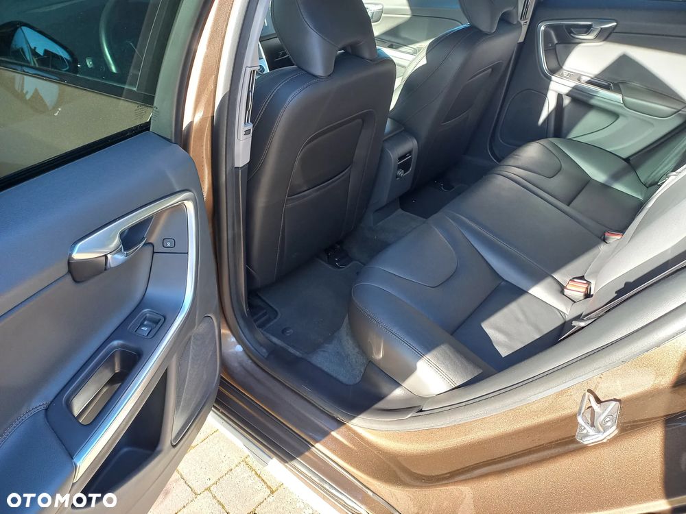 Volvo V60 Cross Country D3 Drive-E Momentum - 22