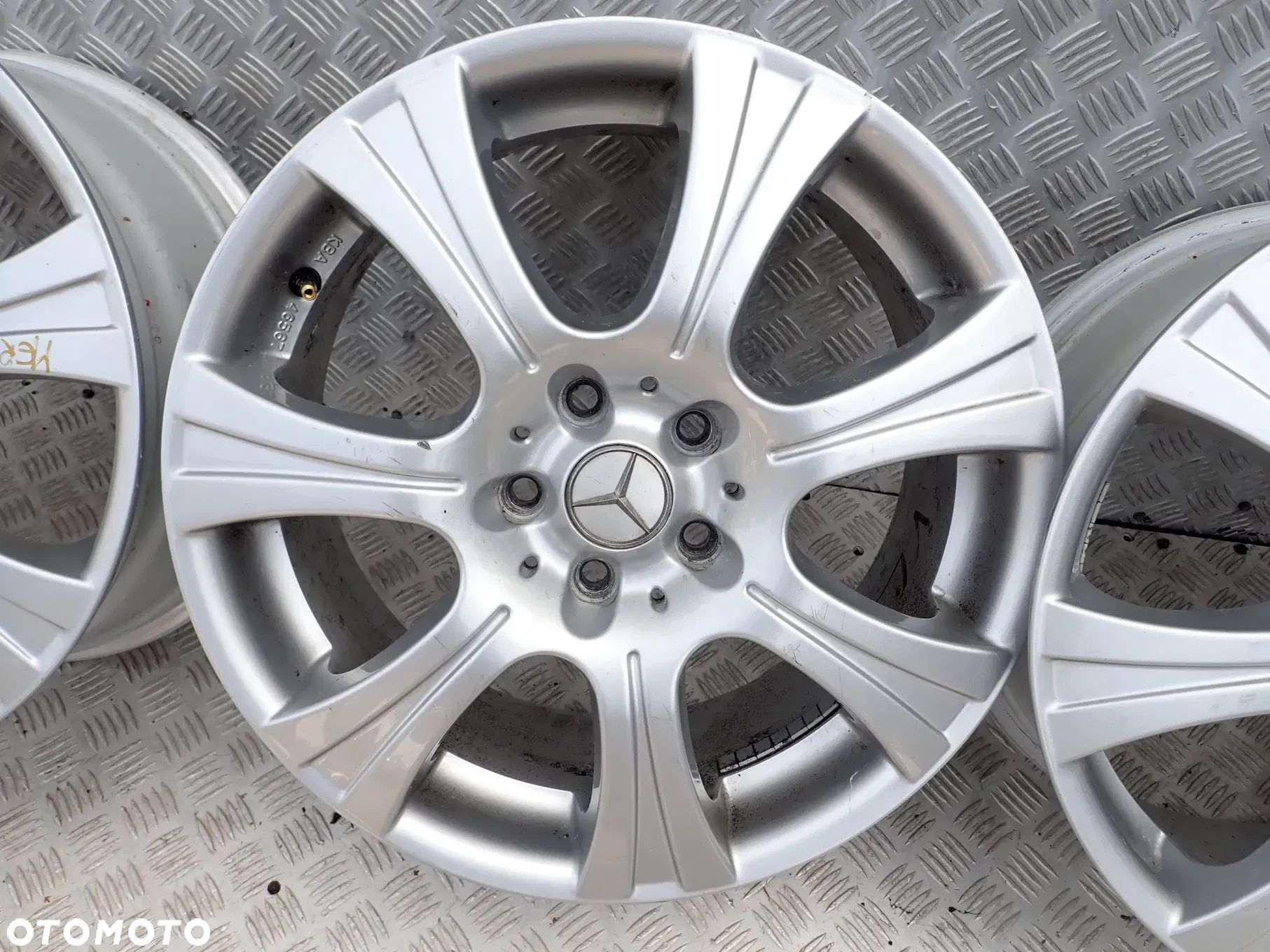 FELGI ALUMINIOWE MERCEDES 8JX18 ET60 5X112 - 5