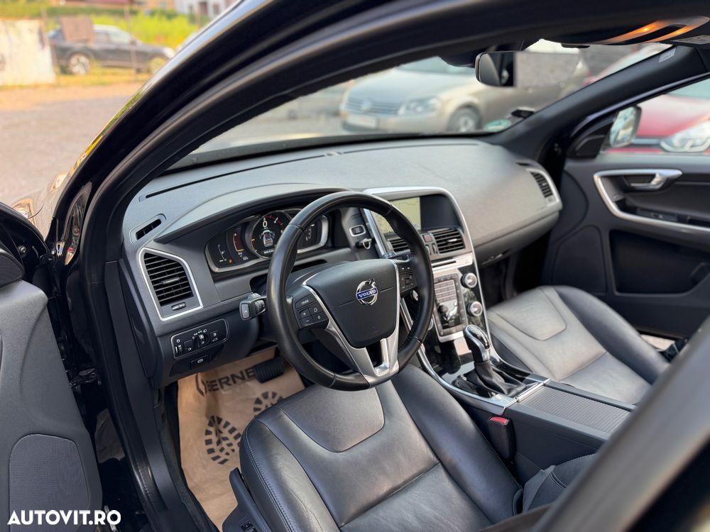 Volvo XC 60 D4 Geartronic Summum - 16