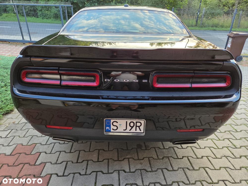 Dodge Challenger - 4