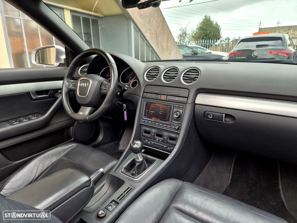 Audi A4 Cabrio 2.0 TDi S-line - 19