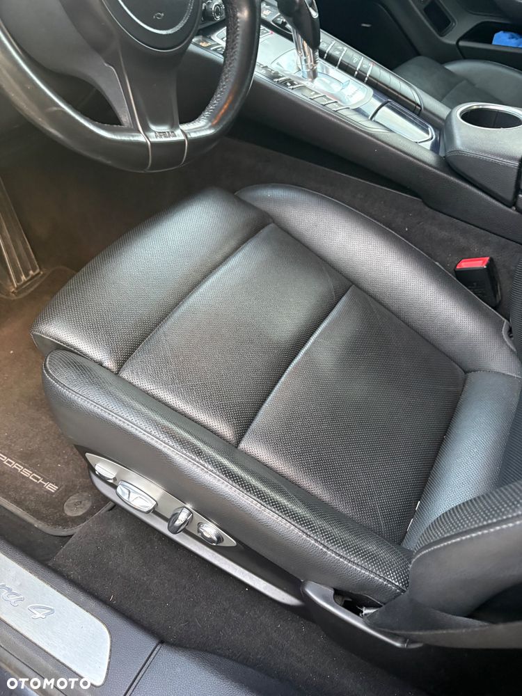 Porsche Panamera 4 - 7