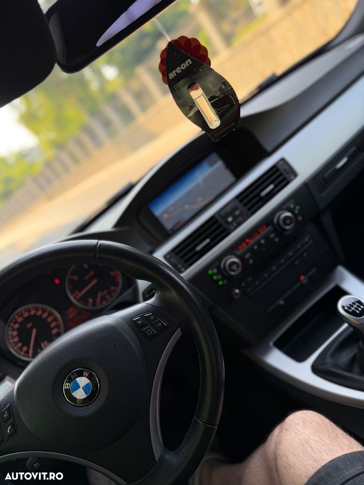 BMW Seria 3 320d - 35