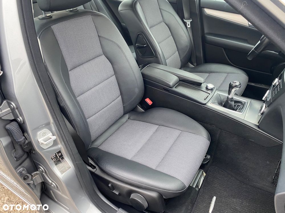 Mercedes-Benz Klasa C 180 (BlueEFFICIENCY) Avantgarde - 26