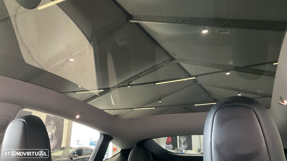 Tesla Model Y Long Range Dual Motor AWD - 6