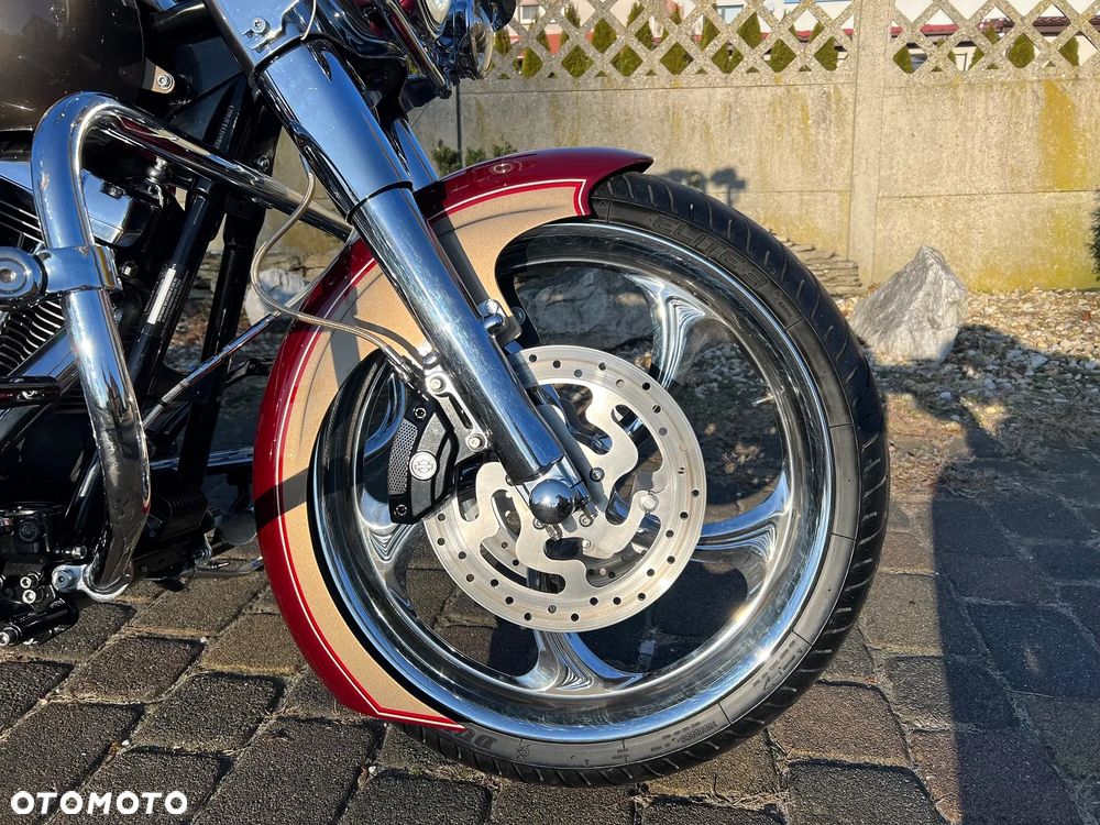 Harley-Davidson Touring Road King - 22