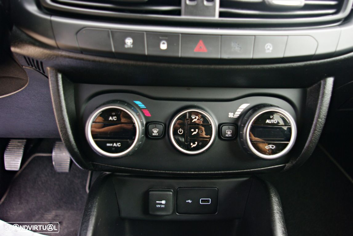 Fiat Tipo Station Wagon 1.3 M-Jet Lounge - 32