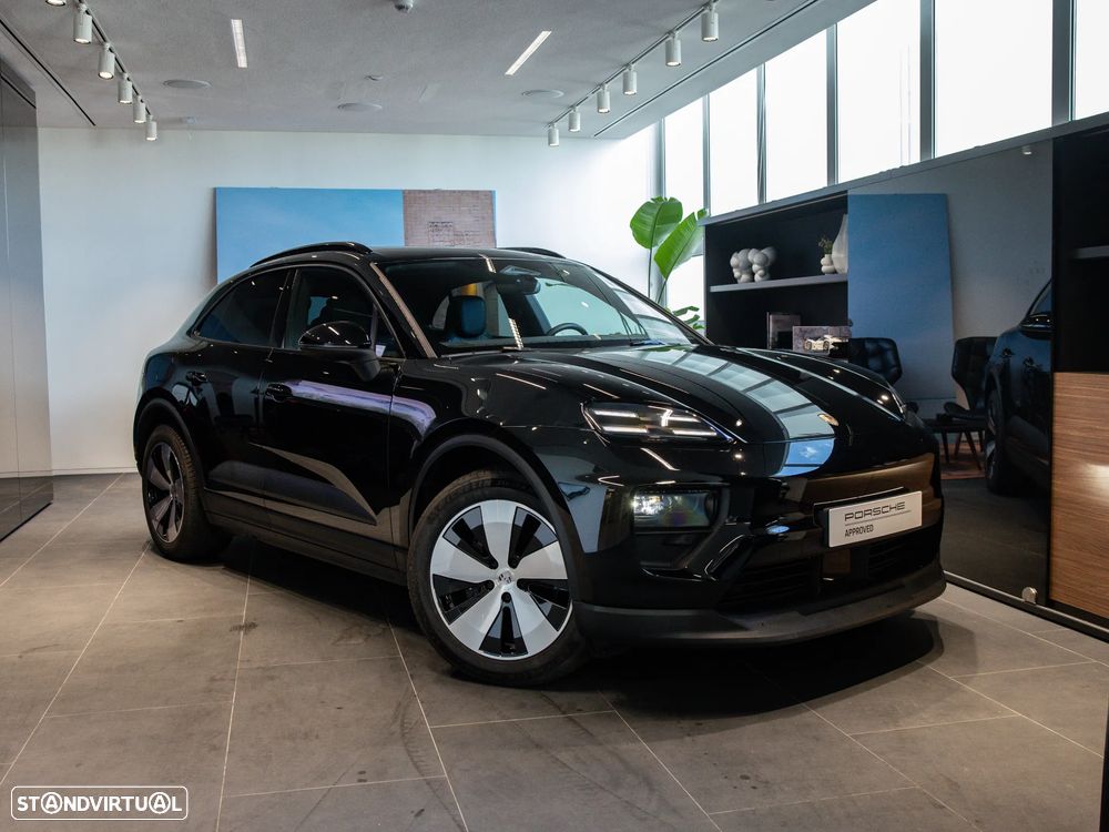Porsche Macan Electric 4 - 5
