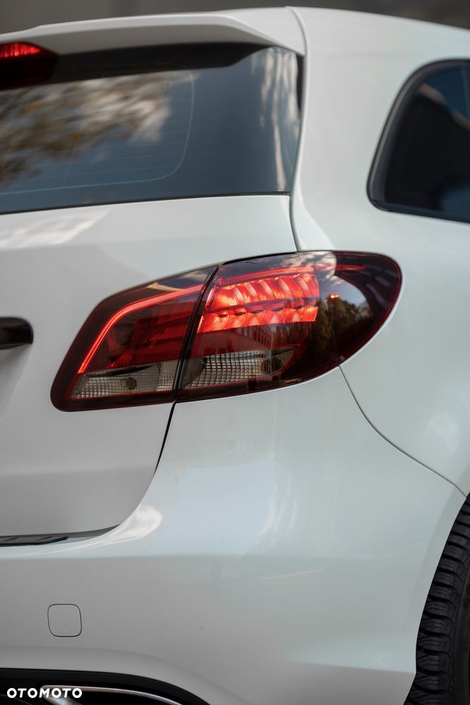Mercedes-Benz Klasa B 250 4Matic 7G-DCT Urban - 12