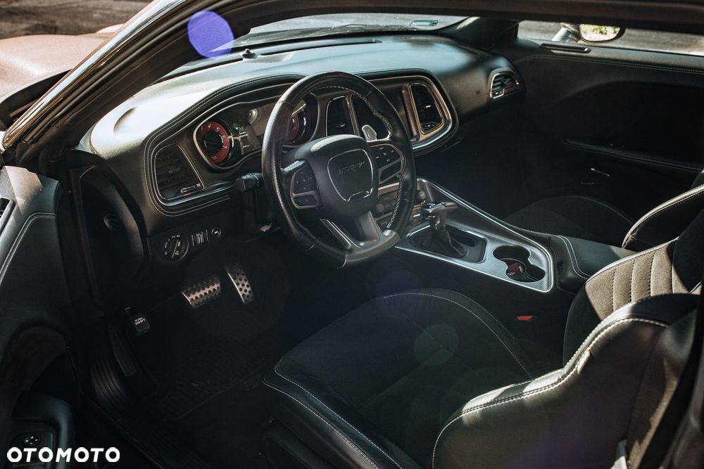 Dodge Challenger 6.2 Hellcat - 24