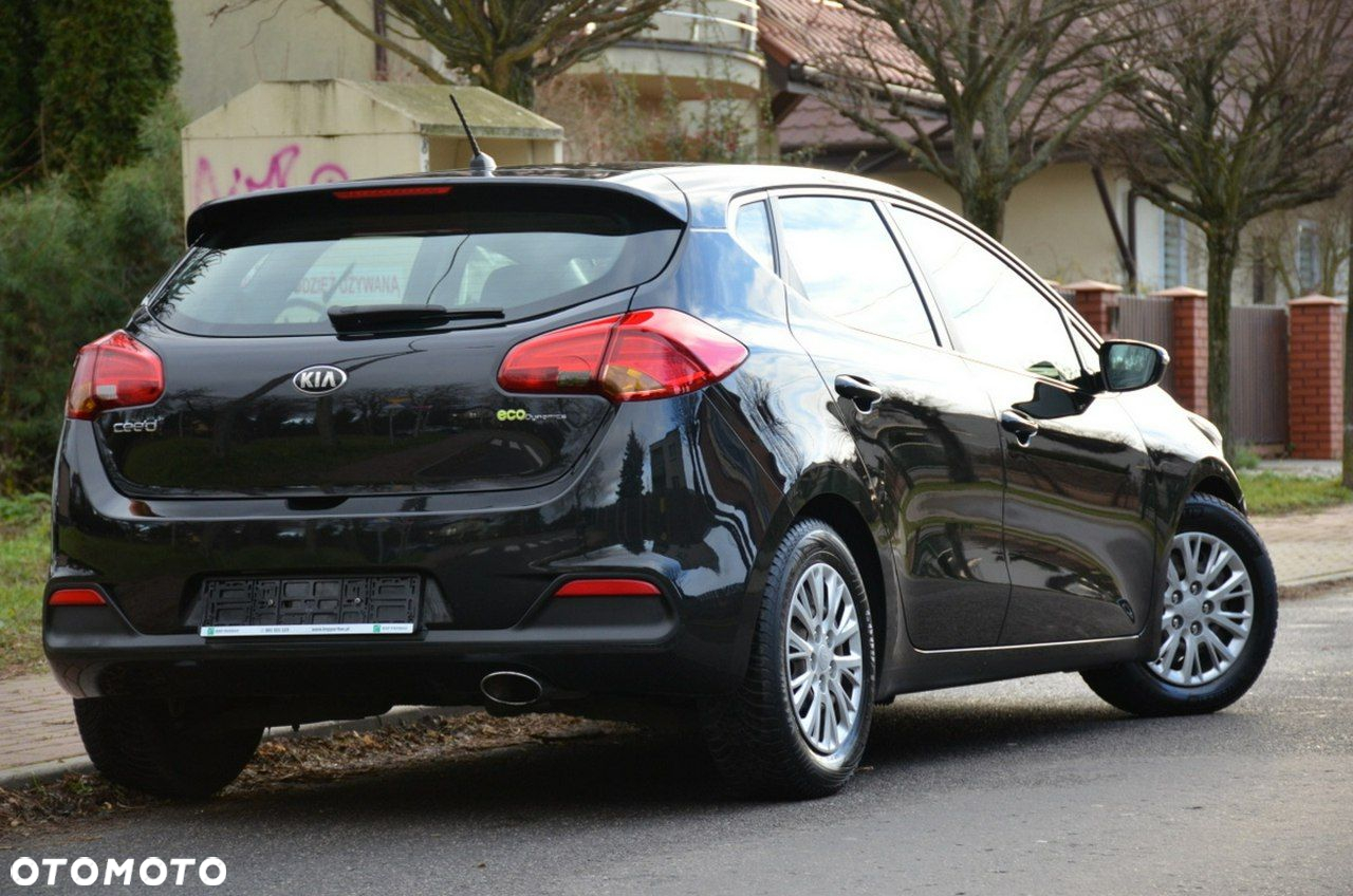 Kia Ceed - 11
