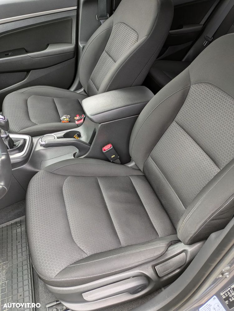 Hyundai Elantra 1.6 CRDI Highway - 11