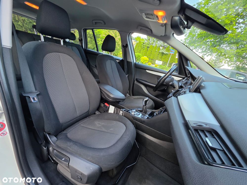 BMW Seria 2 218d - 22