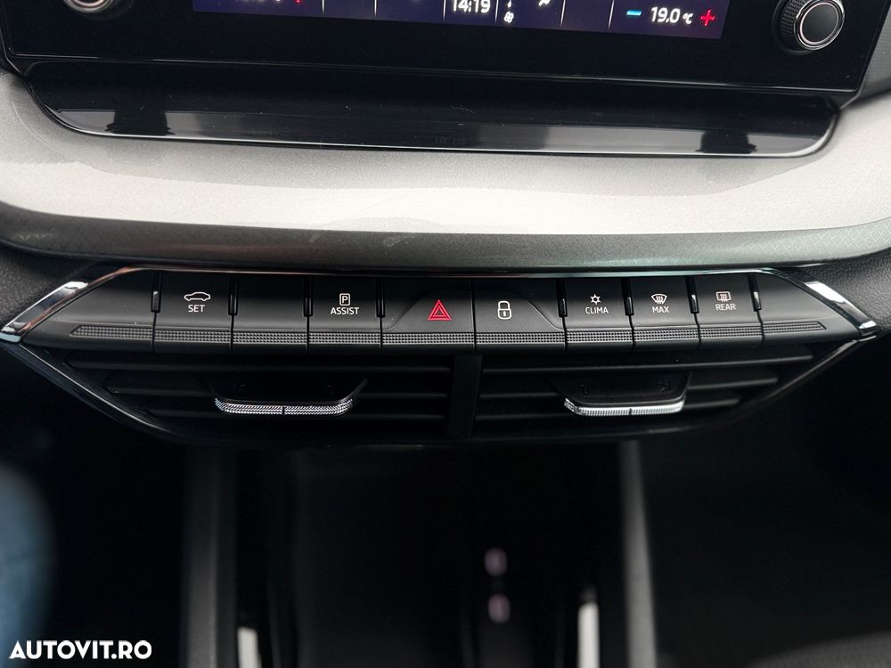 Skoda Octavia Combi 2.0 TDI DSG Premium Edition - 12