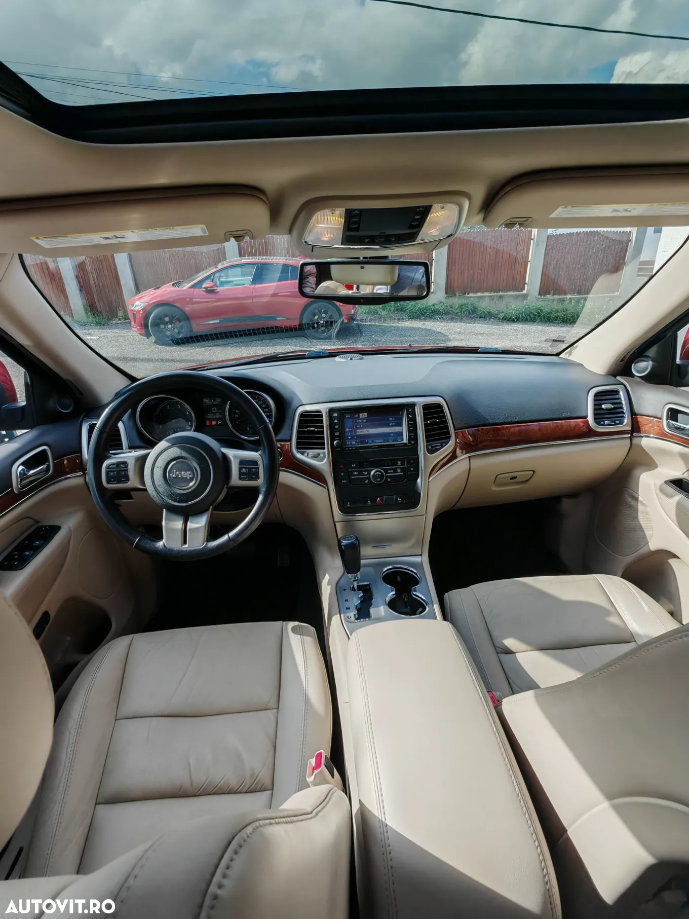 Jeep Grand Cherokee - 35