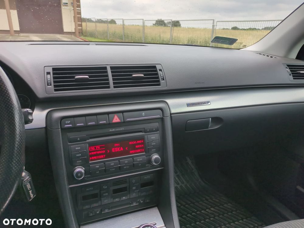 Audi A4 Limousine - 16