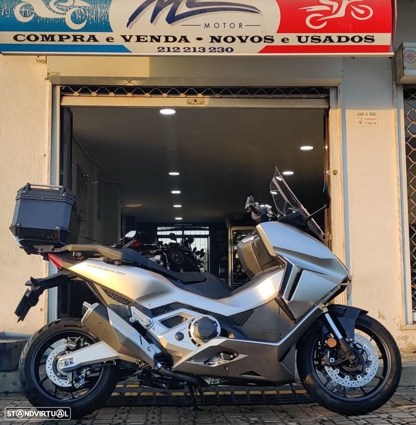 Honda Forza 750 - 1