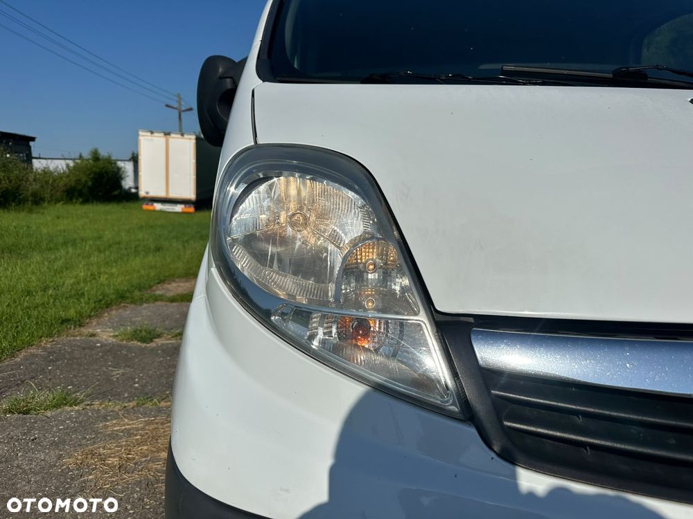 Opel Vivaro 2.5 diesel 145kM 2008 rok, automat, HAK, orginalny przebieg! BEZWYPADKOWY - 15