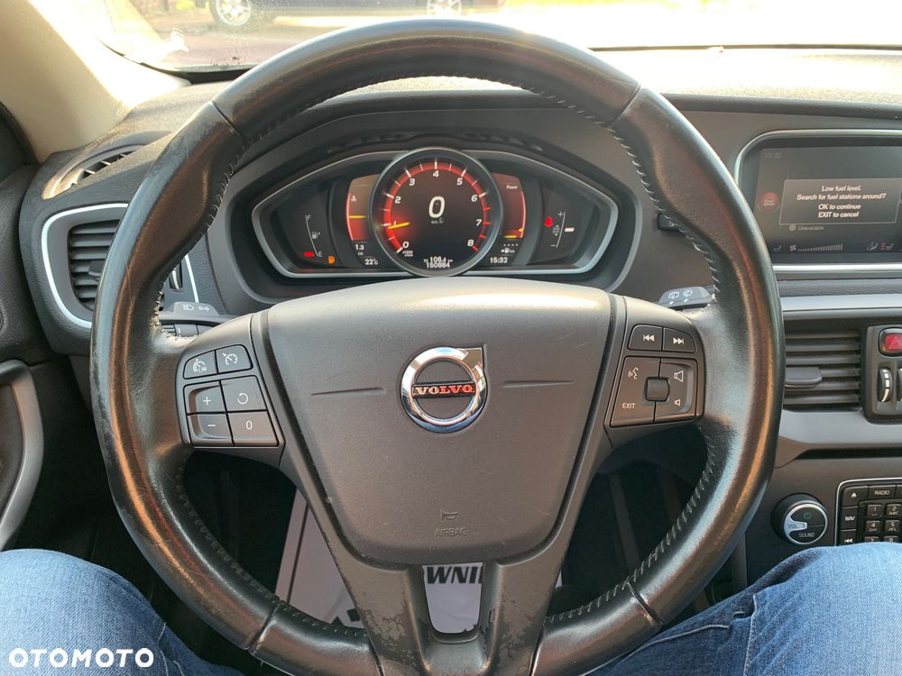 Volvo V40 T2 Momentum - 23