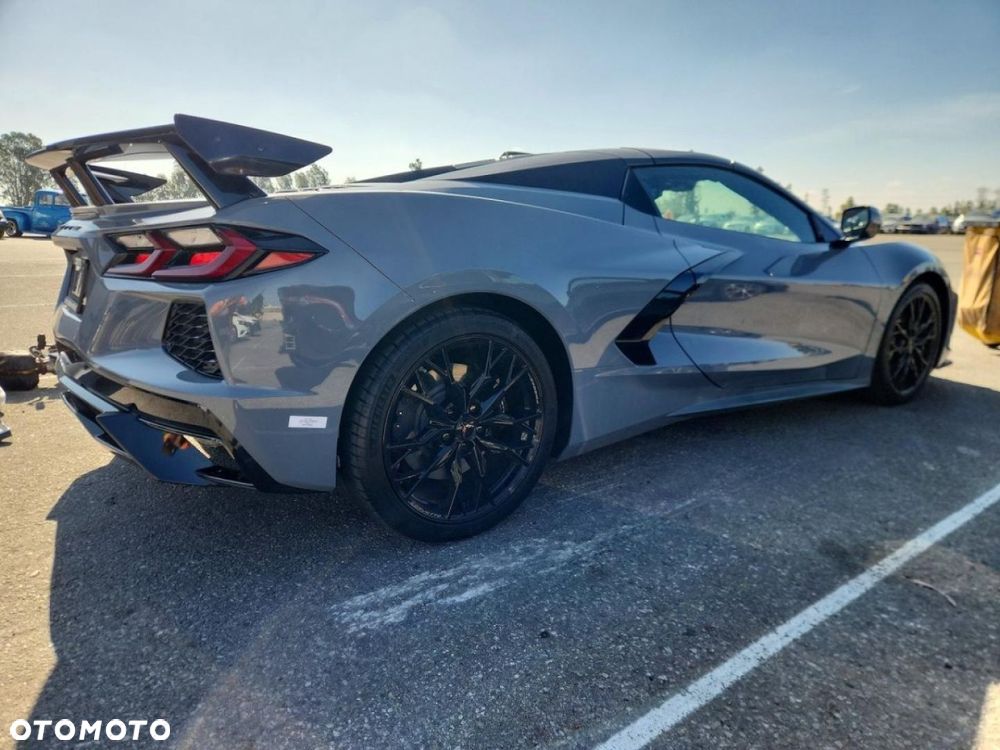 Chevrolet Corvette - 4